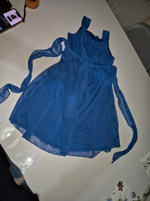 Śliczne niebieska sukienka na siedem osiem lat 1