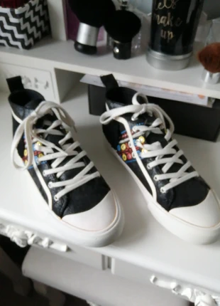 Basket Desigual taille 37., marque: Desigual, état: Très bon état, taille: 37, 15,00 €, 16,45 € Protection acheteurs incluse