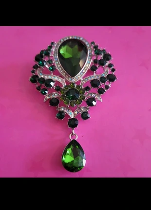Stunning victoriana style green glass silvertone brooch witchy elphaba wicked cosplay, brand: NO LABEL, condition: New without tags, £5.99, £6.99 includes Buyer Protection