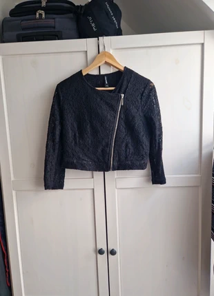 Blazer mit Spitze , merk: Crazy World, staat: Heel goed, maat: M / 38 / 10, € 6,00, € 7,00 inclusief Kopersbescherming