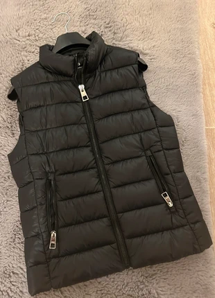 Doudoune sans manche mango, marque: Mango, état: Neuf sans étiquette, taille: S / 36 / 8, 17,50 €, 19,08 € Protection acheteurs incluse