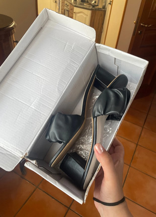 sandali neri aperti, marke: Zara, zustand: Sehr gut, größe: 39.5, 4,50 €, 5,43 € inklusive Vinted-Käuferschutz