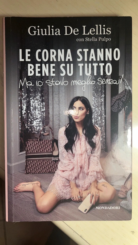 Le corna stanno bene su tutto. Ma io stavo meglio senza! by Giulia