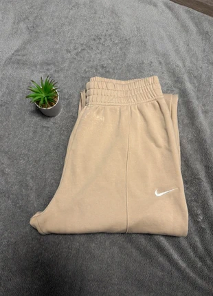 Jogging Nike beige taupe – taille S, marca: Nike, estado: Muito bom, tamanho: S / 36 / 8, €12.50, €13.83 inclui Proteção do Comprador