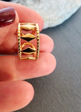Bague anneau losanges Acier inoxydable doré Très peu portée très bon état, staat: Heel goed, maat: Aanpasbaar, € 7,50, € 8,58 inclusief Kopersbescherming Pro