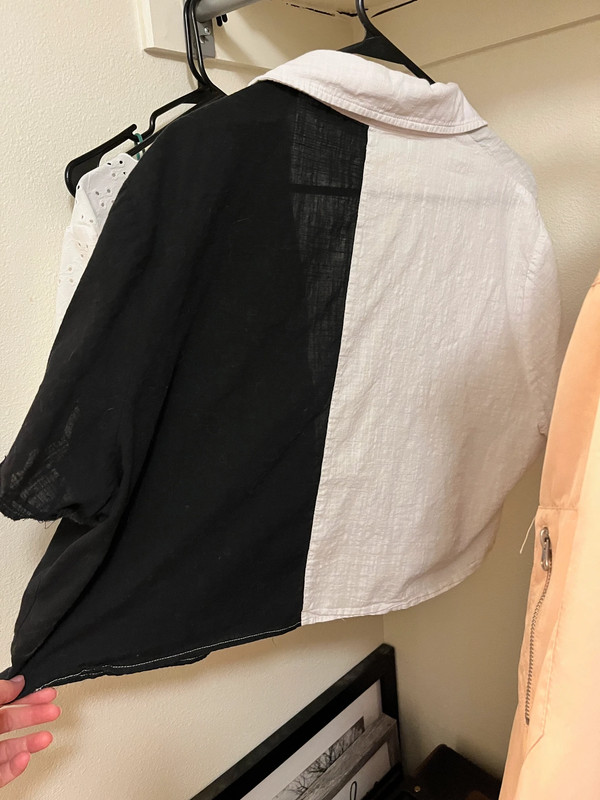 Black & white button up-collared crop top 1