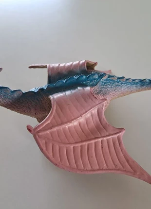 Vintage grote speelgoed draak - blauw-roze, merk: Dragon, staat: Heel goed, maat: Universeel, € 2,00, € 2,80 inclusief Kopersbescherming