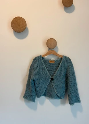 Handmade bolero, merk: Hand Knitted, staat: Heel goed, maat: 9 jaar / 134 cm, € 8,00, € 9,10 inclusief Kopersbescherming