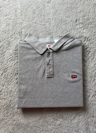Polo Levi’s gris logo brodé / Taille XL, marque: Levi's, état: Bon état, taille: XL, 12,00 €, 13,30 € Protection acheteurs incluse
