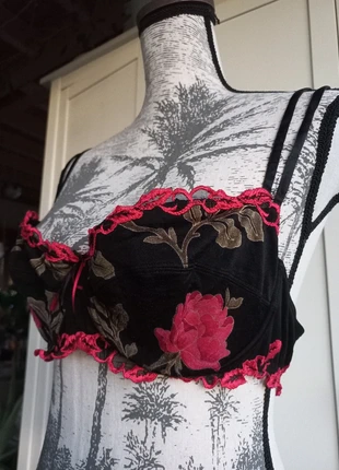 Soutien-gorge Aubade 90D rouge et noir imprimé fleurs roses, sexy, merk: Aubade, staat: Heel goed, maat: 75D, € 24,00, € 25,90 inclusief Kopersbescherming