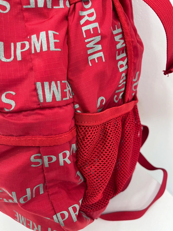 Supreme 3M reflective Repeat Backpack Red Vinted