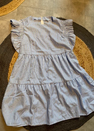 Robe à rayures shein 38 ( attention au grosse poitrine ), merk: Shein, staat: Nieuw zonder prijskaartje, maat: M / 38 / 10, € 4,00, € 4,90 inclusief Kopersbescherming