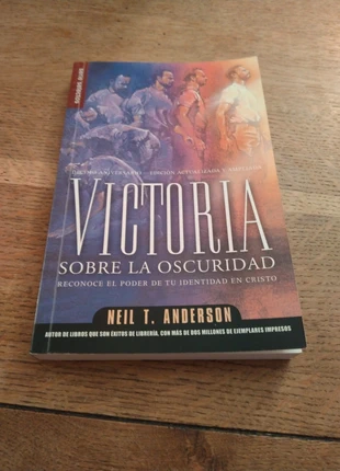 Victoria sobre la oscuridad, état: Bon état, 1,00 €, 1,75 € Protection acheteurs incluse
