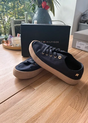 Tommy Hilfiger Vulc Espadrille Sneaker – maat 38 – nieuw (alleen gepast), merk: Tommy Hilfiger, staat: Nieuw zonder prijskaartje, maat: 38, € 35,00, € 37,45 inclusief Kopersbescherming