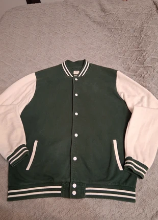 Giubbino uomo taglia L colore verde e bianco, brand: Varsity, condizioni: Buone, taglia: L, €8.00, €9.10 include la Protezione acquisti