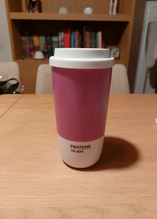 Tumbler neuf Pantone, merk: Pantone, staat: Als nieuw, € 6,00, € 7,00 inclusief Kopersbescherming