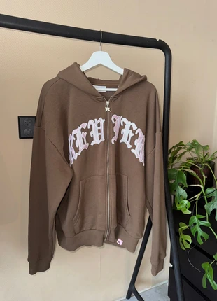 Review L Brown Zip-Up Hoodie with Pink Graphic Print Streetwear Style, merk: Review, staat: Heel goed, maat: L / 40 / 12, € 29,95, € 32,15 inclusief Kopersbescherming