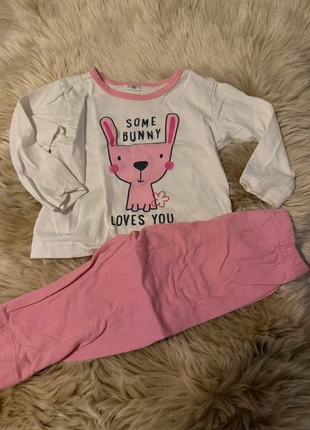 Pyama, merk: Zeeman, staat: Goed, maat: 12-18 maanden / 80 cm, € 2,00, € 2,80 inclusief Kopersbescherming