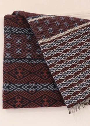 Magnifique grande écharpe très chaude Zara, merk: Zara, staat: Nieuw zonder prijskaartje, maat: Universele maat, € 15,00, € 16,45 inclusief Kopersbescherming