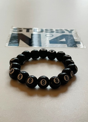 Bracelet STÜSSY – boule de billard 8 noire, marke: Stüssy, zustand: Sehr gut, 5,90 €, 6,90 € inklusive Vinted-Käuferschutz