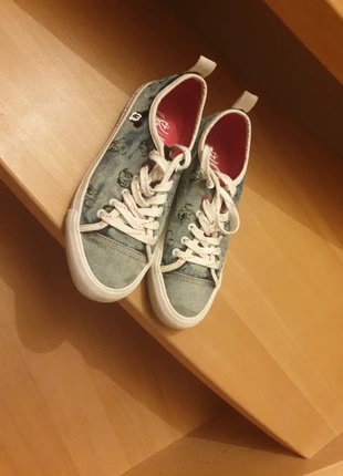 Basket toile desigual mickey, marque: Desigual, état: Très bon état, taille: 37, 7,00 €, 8,05 € Protection acheteurs incluse