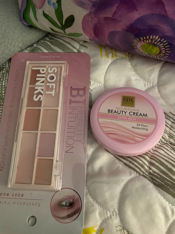 Beauty cream/ makeup
