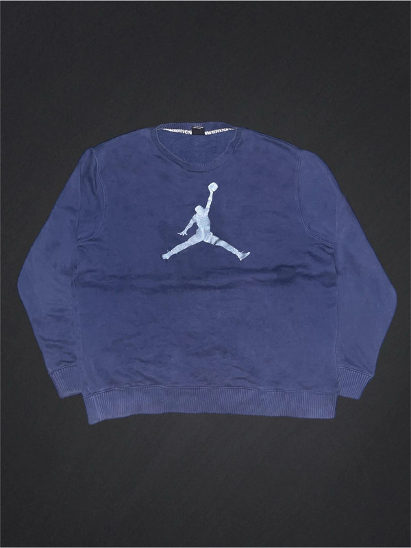 Vintage 2000’s Nike Air Jordan Jump Man Crewneck Sweater 1