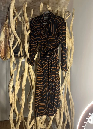 Robe chemisier long neuve mango xs , marke: Mango, zustand: Neu, größe: XS / 34 / 6, 15,00 €, 16,45 € inklusive Vinted-Käuferschutz