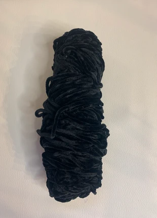 Fil chenille noir bobine de 100 gr, brand: LAINE, condizioni: Nuovo senza cartellino, €2.00, €2.80 include la Protezione acquisti