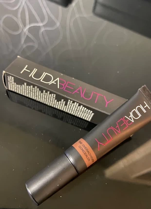 Anti Cernes Houda beauty, marque: Huda Beauty, état: Neuf avec étiquette, 15,00 €, 16,45 € Protection acheteurs incluse