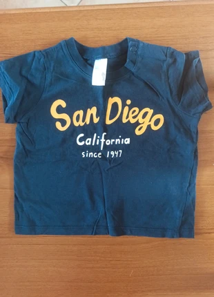 T-shirt h&m 6-9 mesi, marque: H&M, état: Très bon état, taille: 6-9 mois / 68 cm, 2,00 €, 2,80 € Protection acheteurs incluse