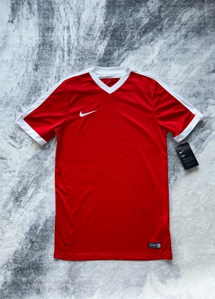 t-shirt nike dri-fit rouge blanc homme s logo brodé neu, brand: Nike, condition: New with tags, size: S, €29.00, €31.15 includes Buyer Protection Pro