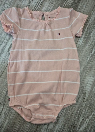 Tommy hilfiger romper, brand: Tommy Hilfiger, condizioni: Ottime, taglia: 12-18 mesi / 80 cm, €3.00, €3.85 include la Protezione acquisti