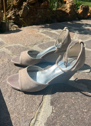 Hogan Sandali grigi con lacci e zeppa – Eleganti e comodi!, marca: Hogan, estado: Muito bom, tamanho: 38.5, €30.00, €32.20 inclui Proteção do Comprador