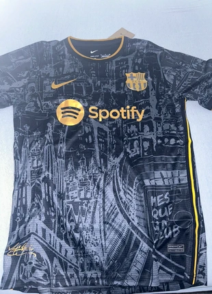 Fc Barcelona Shirt (unreleased), marke: FC Barcelona, zustand: Neu, größe: S, 20,00 €, 21,70 € inklusive Vinted-Käuferschutz