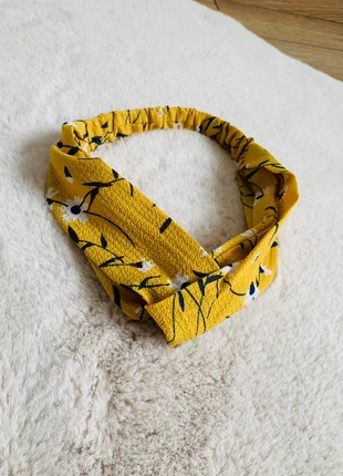 Joli bandeau estival • Fleurs & Jaune • Taille unique , merk: Inconnu, staat: Heel goed, € 4,00, € 4,90 inclusief Kopersbescherming