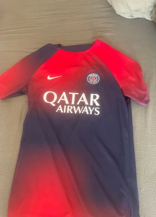 Maillot d’entraînement de Paris année 2023-2024, marca: Nike, estado: Nuevo sin etiquetas, tamaño: S, 6,00 €, 7,00 € Protección al comprador incluida