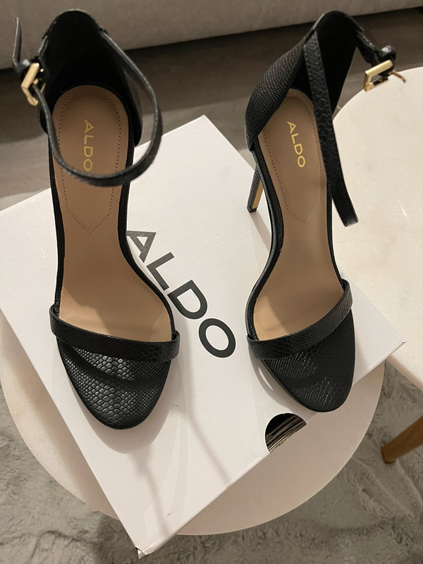 Aldo sale caraa black