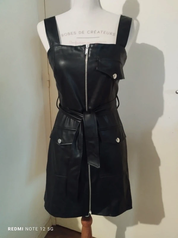 Magnifique robe Similicuir taille S