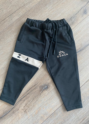 Leuke Donza joggingbroek!!, marque: donza, état: Très bon état, taille: 18-24 mois / 86 cm, 4,90 €, 5,85 € Protection acheteurs incluse