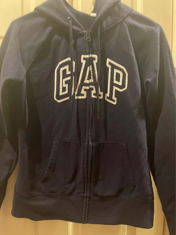 Gap unisex sweater 1
