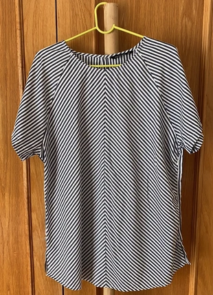 Camisola às riscas azuis da acode, marca: CODE, estado: Novo sem etiquetas, tamanho: XL / 42 / 14, €2.00, €2.80 inclui Proteção do Comprador