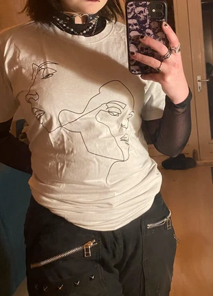 Graphic T-shirt , merk: Mister Tee, staat: Heel goed, maat: M / 38 / 10, € 9,00, € 10,15 inclusief Kopersbescherming