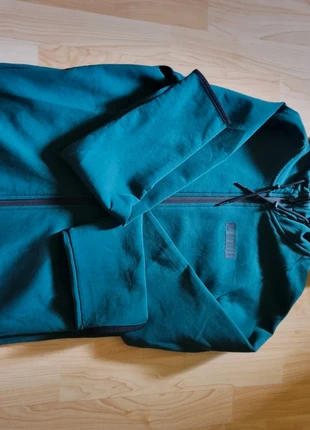 Veste puma, merk: Puma, staat: Nieuw zonder prijskaartje, maat: M, € 18,00, € 19,60 inclusief Kopersbescherming