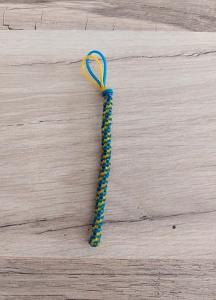 Porte clef scoubidou (couleur : drapeau Ukraine), marque: Fait Main, état: Neuf sans étiquette, 1,00 €, 1,75 € Protection acheteurs incluse