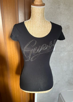 T-shirt femme , marque: GUESS, état: Bon état, taille: S / 36 / 8, 3,00 €, 3,85 € Protection acheteurs (Pro) incluse