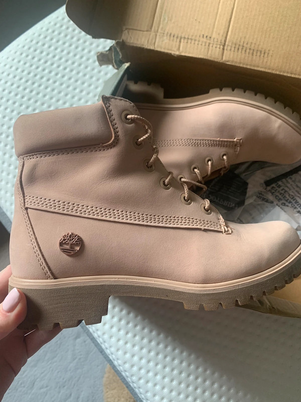 Powder pink clearance timberlands