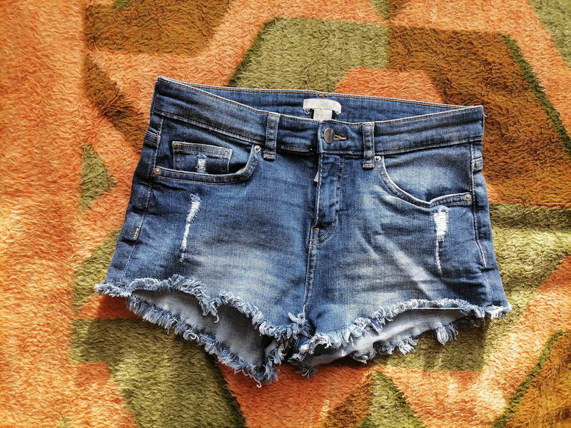 H&m clearance divided shorts