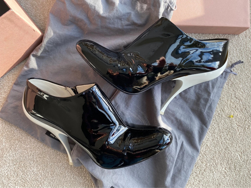 Miu miu patent clearance leather ankle boots