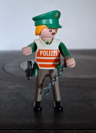 Polizist Figur Playmobil, merk: Sonstiges, staat: Goed, maat: 3 jaar / 98 cm, € 3,00, € 3,85 inclusief Kopersbescherming